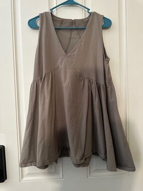 Sleeveless V-Neck Swing Tank Top - Taupe